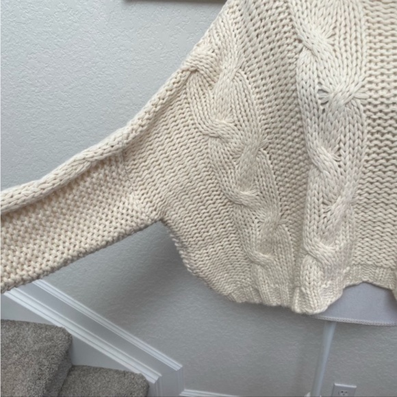 Boutique Hyfve ivory cream cable knit turtleneck sweater oversized - Picture 5 of 9